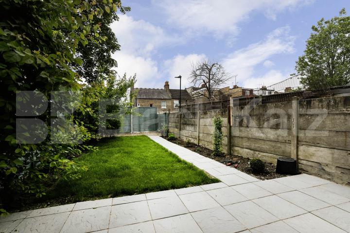 Amazing 5 double bedroom house with garden mins to tube & shops  Falkland Road, Turnpike Lane